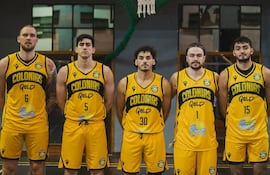 Jugadores del cuadro titular de Colonias Gold, que este lunes buscarán clasificar a la siguiente etapa del torneo Apertura de la Liga Nacional de Básquetbol.