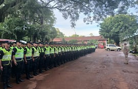 Los nuevos suboficiales se presentaron esta mañana en la Dirección de Policía de Alto Paraná.
