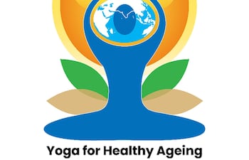 Logotipo del Día Internacional del Yoga con figura estilizada en postura de yoga y globo terráqueo, rodeado de hojas verdes y soles amarillos.