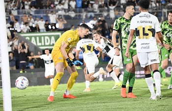 Adrián Alcaraz Torales (17) estableció la “ley del ex” para otorgarle con su tanto el triunfo de Olimpia contra Libertad.