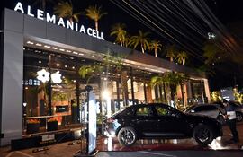 Lujo y confort describen principalmente el nuevo y amplio espacio de Apple en Paraguay.