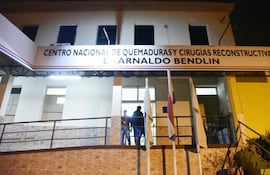 Fachada del Centro Nacional de Quemaduras y Cirugías Reconstructivas “Dr. Arnaldo Bendlin” (Cenquer), donde falleció el hombre que había "resucitado" antes de ir a la funeraria.