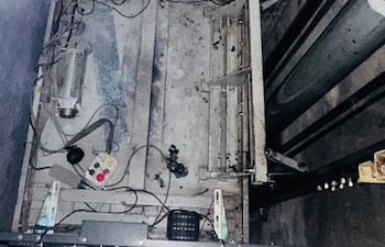 Imágenes del ascensor que se desprendió por circunstancias desconocidas en edificio privado en Encarnación.