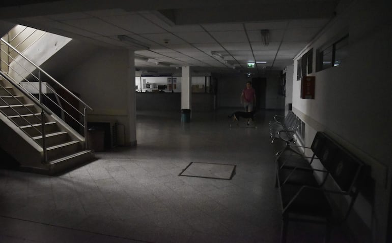 El IPS no sale del “apagón”: Clínica Boquerón queda a oscuras por cortes de energía