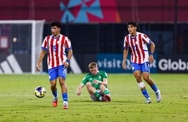 La selección paraguaya clasificó a los 16avos de final del Mundial Sub 17 Qatar 2025 después de empatar sin goles con Irlanda en la última fecha del Grupo J en la Cancha 5 del Aspire Zona, en Rayán, Qatar.