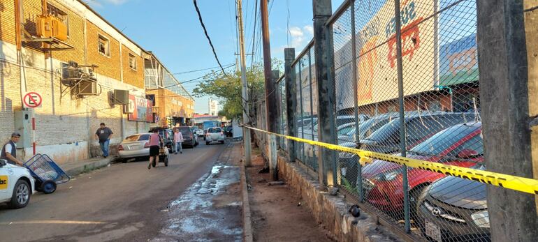 Tras riña, desalojan a vendedores ambulantes en el Abasto