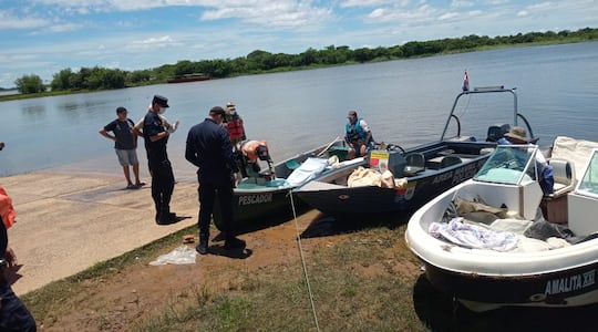 Un trágico naufragio ocurrido en aguas del río Paraná, a la altura del kilómetro 1306, margen derecha, en la zona conocida como Isla Hovy, jurisdicción de Cerrito, dejó como saldo cuatro personas fallecidas.