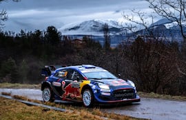 Grégoire Munster y Louis Louka, con el Ford Puma Rally1, durante el Rally de Montecarlo 2025.