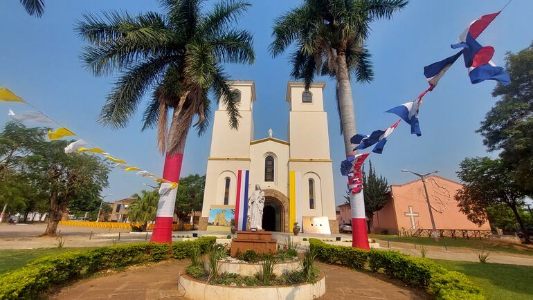 Fachada de la Catedral Virgen del Rosario.