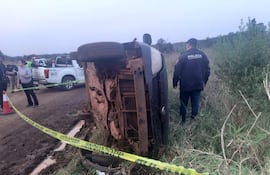 Presuntos ladrones vuelcan vehículo hurtado mientras huían de la Policía en Cambyretá