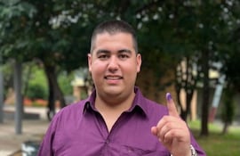 Natanael Martínez es precandidato a intendente de Ypané.
