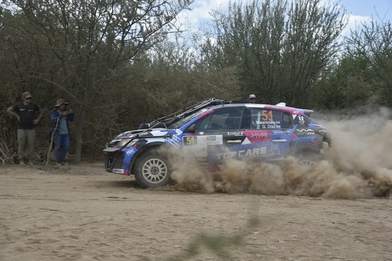 El Peugeot 208 Rally4 de Iván Wasmosy Gonzalo Díaz en la Picada Histórica durante la Etapa 1 del Rally del Chaco 2026.