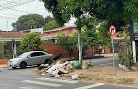 Vertedero irregular en la esquina de Vicepresidente Sánchez y Cerro Corá, Ciudad Nueva, Asunción.