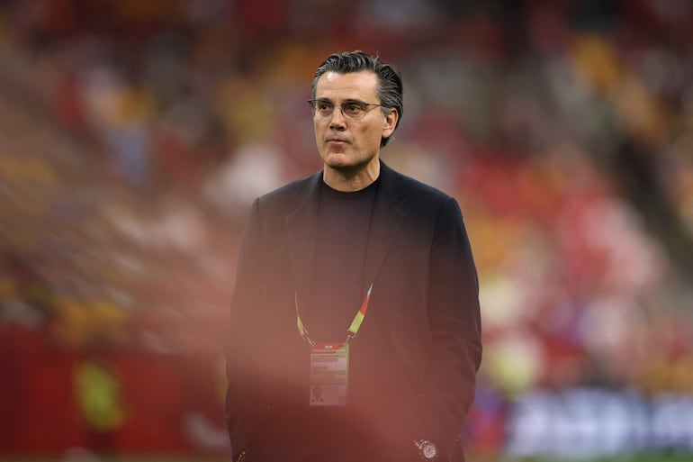 VANCOUVER, BRITISH COLUMBIA - JUNE 13: Vincenzo Montella, Head Coach of Turkiye, is seen during the warm up before the FIFA World Cup 2026 Group D match between Australia and Türkiye at BC Place Vancouver on June 13, 2026 in Vancouver, British Columbia. Stu Forster/Getty Images/AFP (Photo by Stu Forster / GETTY IMAGES NORTH AMERICA / Getty Images via AFP)