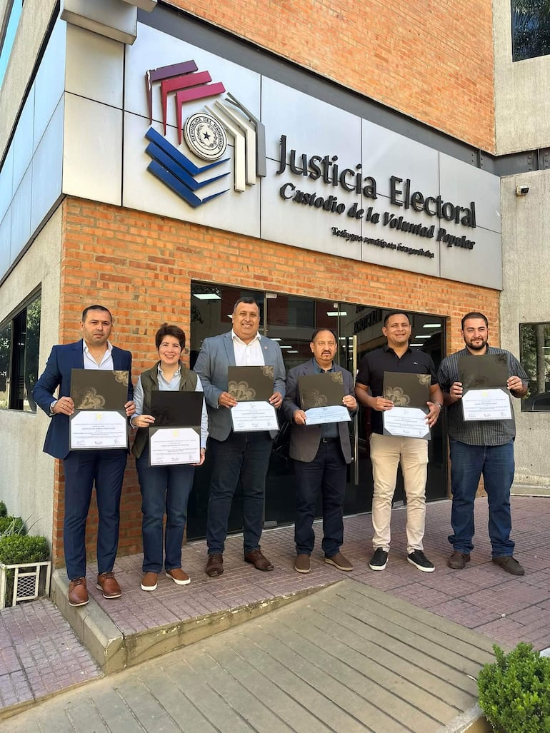 Elecciones municipales: Entregan certificados a autoridades electas de Central