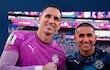 Roberto Junior Fernández (izquierda) y Víctor Gustavo Velázquez, futbolistas de Cerro Porteño en la selección paraguaya, durante la disputa del Mundial 2026.