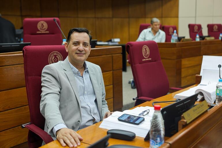 Alfonso Noria, asumió en reemplazo del senador con permiso y embajador paraguayo ante los Estados Unidos, Gustavo Leite.