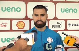 Carlos Coronel, arquero de la selección paraguaya, tras un entrenamiento.