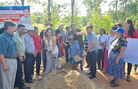 Palada inicial del empedrado Villarrica-Yataity