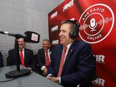 Horacio Cartes durante la inauguración de la radio online.