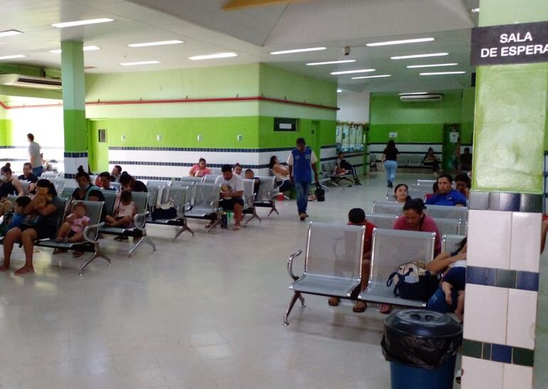 En el Hospital Pediátrico Niños de Acosta Ñu, el número de atenciones por dengue, aumento un 50% en enero. 