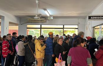 Pacientes denuncian abandono y carencias en el Hospital Regional de Caacupé.