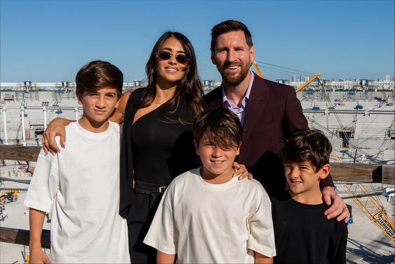 Thiago es el mayor de los hijos de Leo Messi y Anto Roccuzzo. Le siguen sus hermanitos menores Mateo y Ciro. (Instagram/Antonela Roccuzzo)