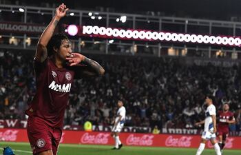 José María Canale, central paraguayo que retornó en julio a Lanús, se ganó el puesto y aportó cuatro goles en el semestre.