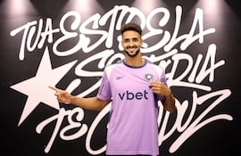 Christopher Ramos de la Flor (28 años), más conocido como Chris Ramos, presentado en Botafogo de Brasil.