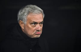José Mourinho, ya no es el entrenador del Fenerbahce (AFP).