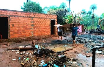 Los afectados por el incendio reciben asistencia de la SEN.