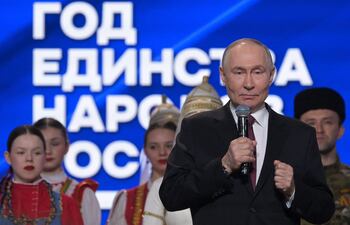 En vísperas del Día de la Ciencia rusa, el presidente ruso Vladimir Putin premió a un joven científico propone extracción de litio de aguas subterráneas.