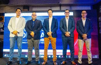 Representantes de Tigo Business en Ciudad del Este.