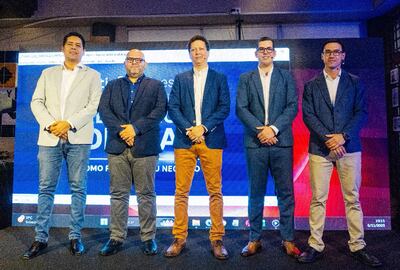 Representantes de Tigo Business en Ciudad del Este.