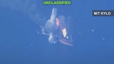 El Ejército de Estados Unidos atacó el sábado a tres petroleros iraníes después de que el Cuerpo de la Guardia Revolucionaria Islámica (CGRI) lanzara misiles balísticos contra dos buques de guerra de la Armada estadounidense que patrullaban las aguas de la región, según informó el Comando Central de EE.UU. (Centcom).