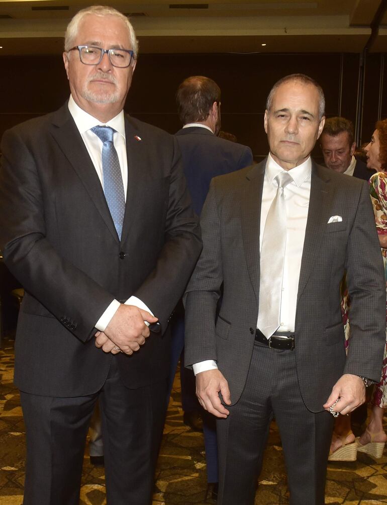 Embajador de Chile, Guillermo Bittelman y el embajador de Marruecos, Badreddine Abd el Moumni.