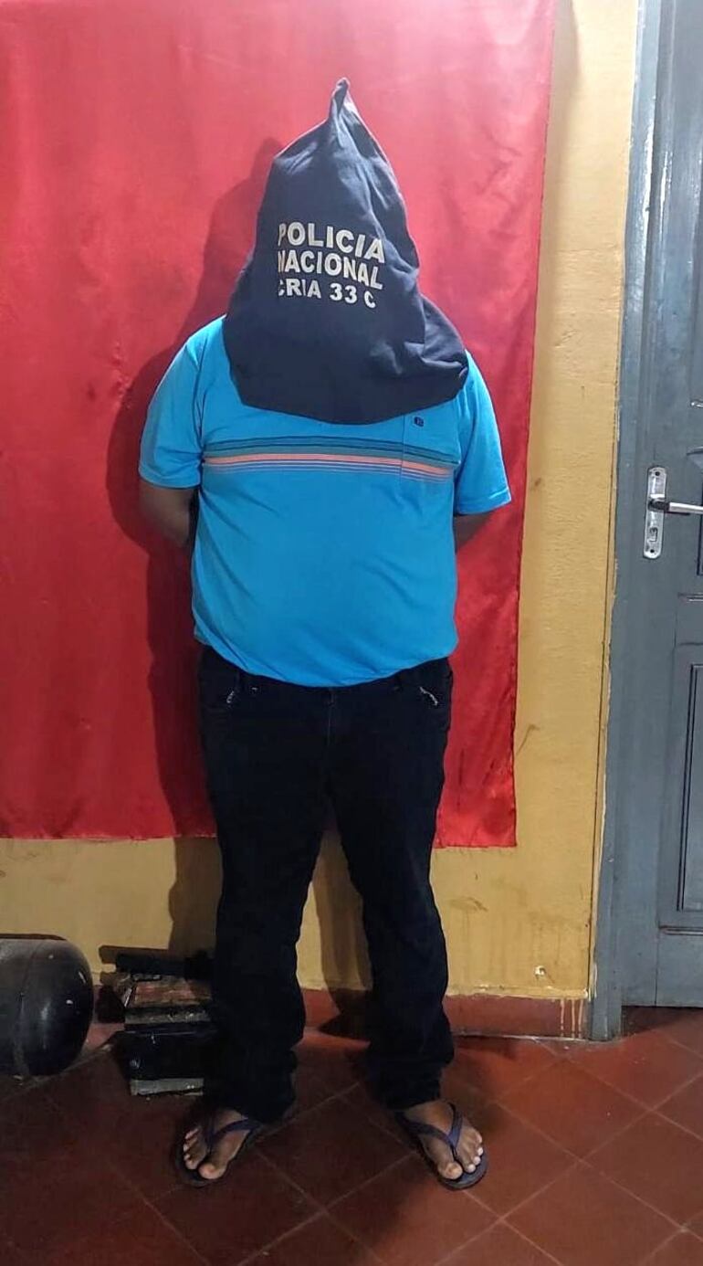 Un vendedor ambulante resultó herido luego de que un camión lo arrojara bajo las rudas de un bus en Capiatá.