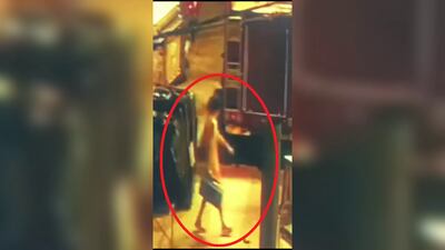 La Policía detuvo a este hombre, quien ingresó a un cuartel de bomberos y hurto varios elementos.