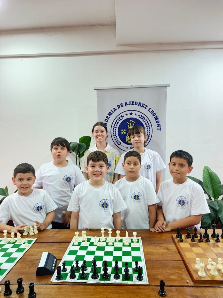 Los chicos se brindaron a la colonia de ajedrez en LuqMont.