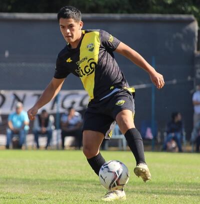 El extremo Héctor López Gayoso se dispone a disputar su primer partido en la categoría superior de nuestro fútbol, en filas de Recoleta FC.