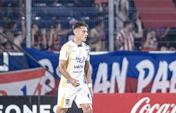 Facundo Wiechniak,zaguero central argentino del Sportivo Luqueño.