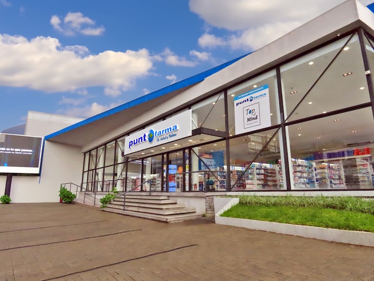 Sucursal de Avda. España esquina Ayala Velázquez.