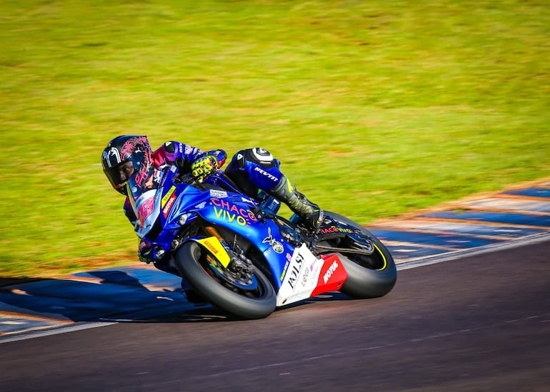 Con el tradicional #25, Pedro Valiente compitió en la categoría GP600 del certamen Moto1000GP.