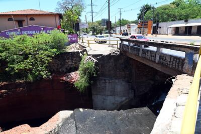 Foto de archivo del puente sobre el arroyo Lambaré en la avenida Luis María Argaña.