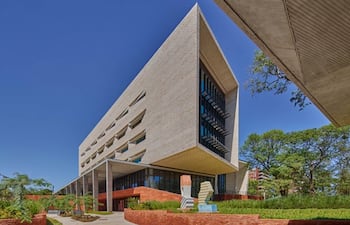 Embajada de Estados Unidos en Paraguay. Fachada.
