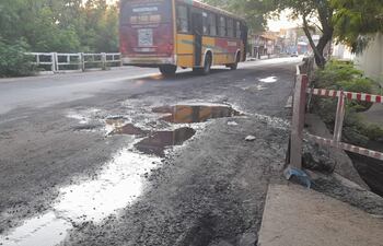 Avenida del Agrónomo en San Lorenzo: peligro latente.