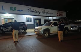 Intervención policial en Funeraria Pax Conesul, tras una balacera contra el local.