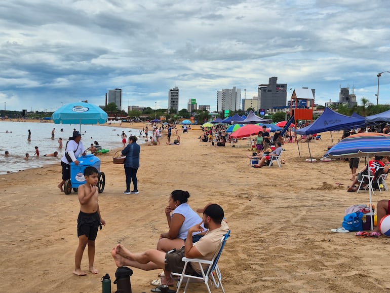 Playa San José de Encarnación en Navidad