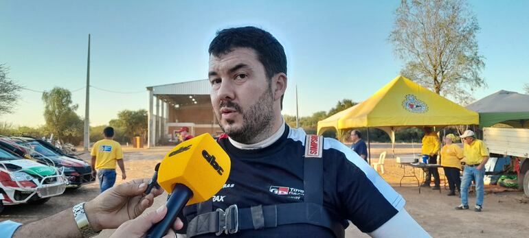 Alejandro Galanti, piloto del Toyota Etios R5, conversando con ABC Motor 360 después de finalizar y ganar la Etapa 1 del Rally del Chaco.