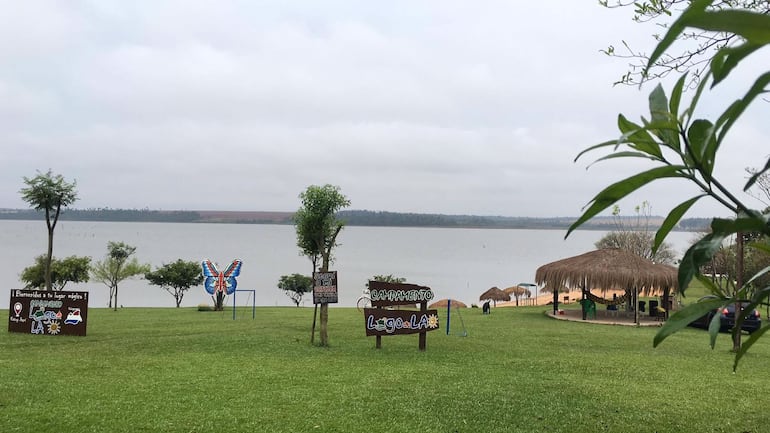 Campamento Lago La O, un lugar tranquilo y acogedor en Raúl A. Oviedo.